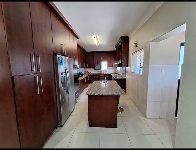 4 BEDROOM FREESTANDING FOR SALE IN UVONGO